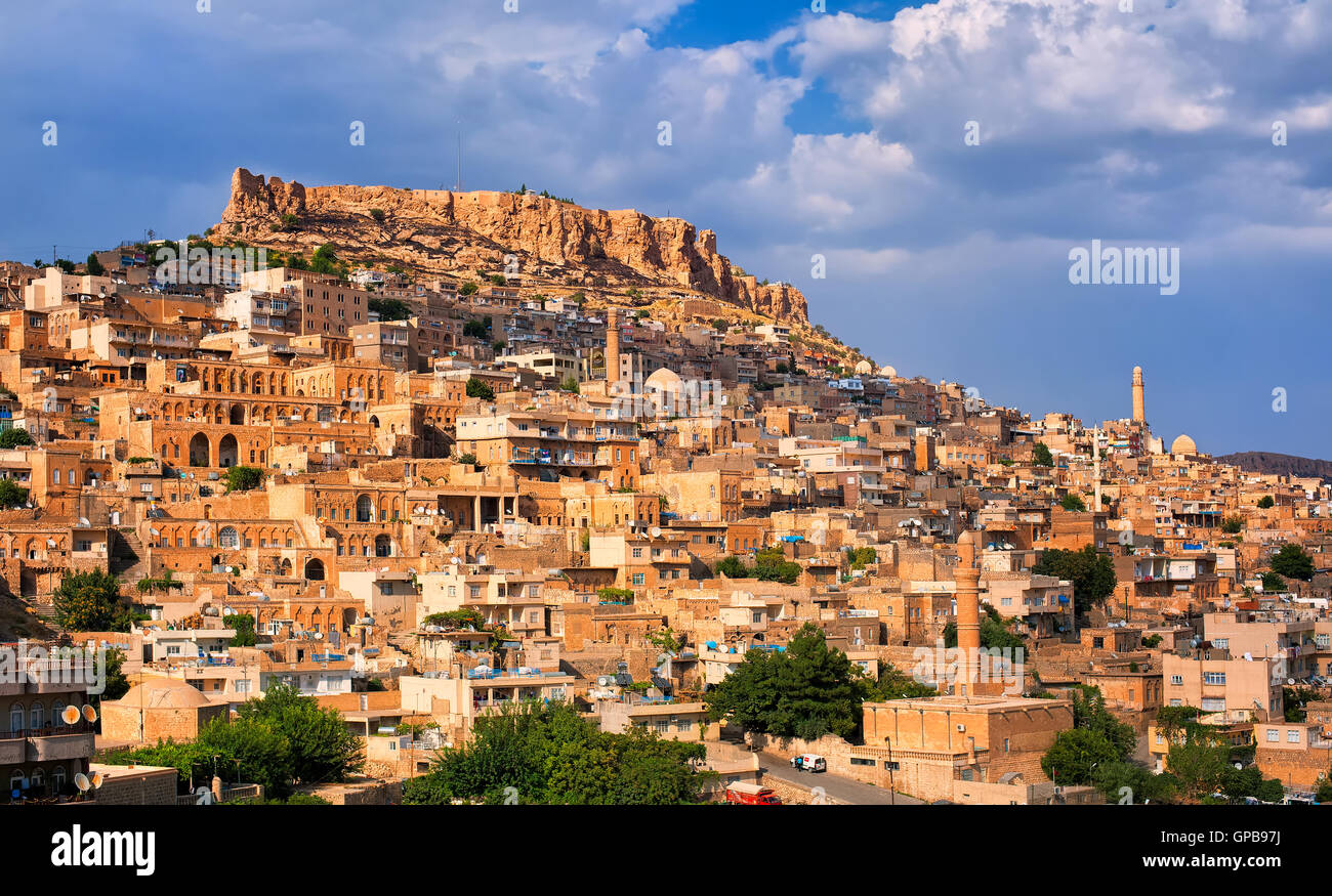 mardin-a-city-in-south-turkey-on-a-rocky-hill-near-the-tigris-river