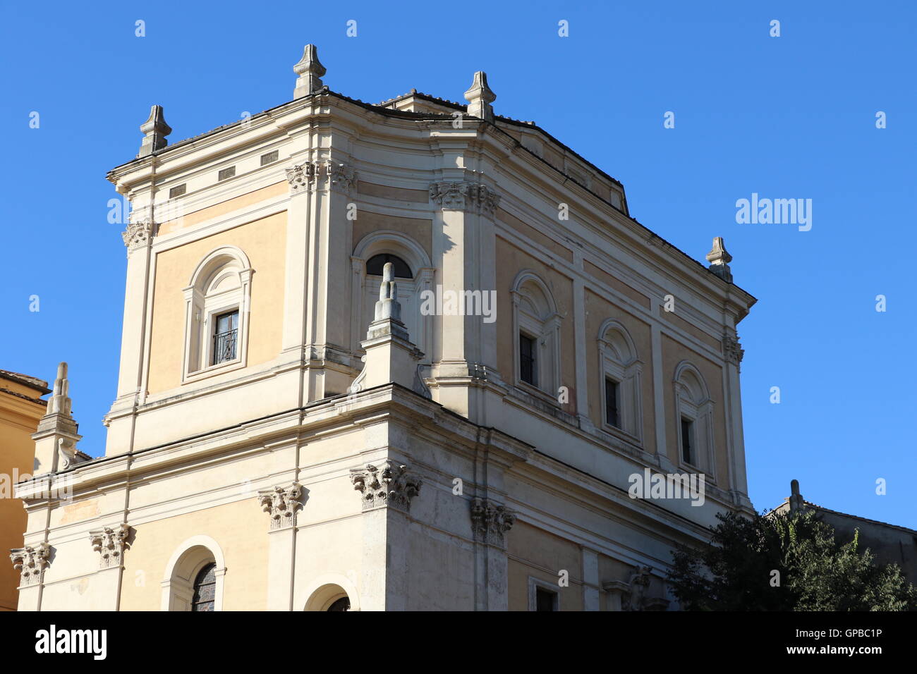 Old building in the city of Rome Stock Photo - Alamy