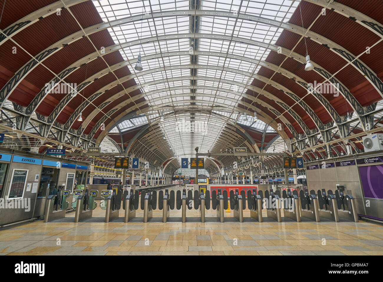 ticket barriers, Paddington Station, London Stock Photo Alamy