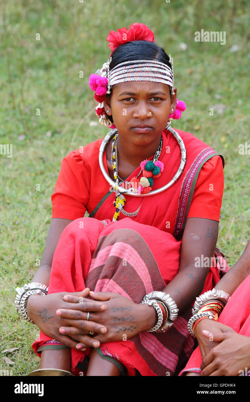 Muria adivasi tribe tribal woman dance dancer, Jagdalpur, Bastar