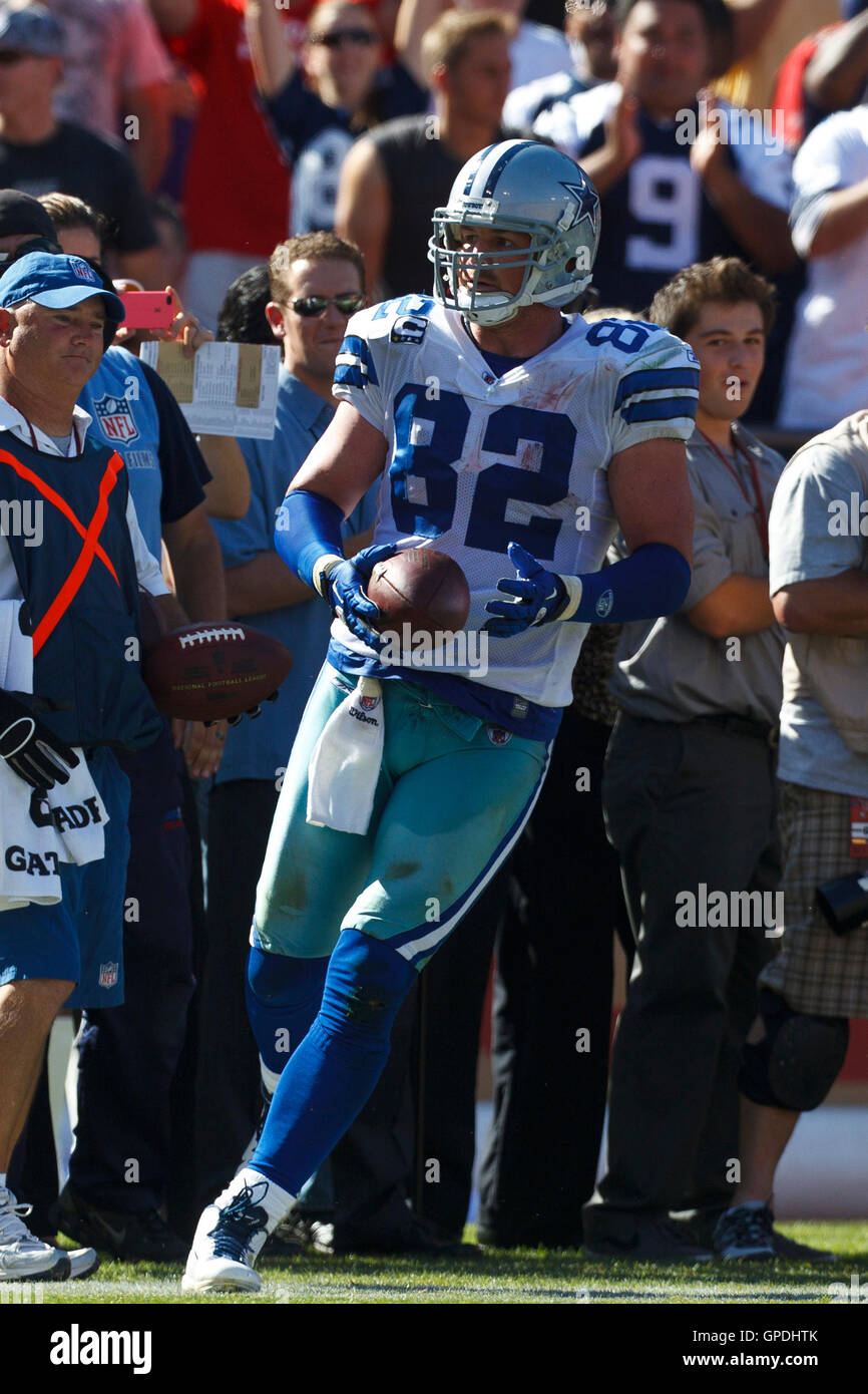 September 18, 2011; San Francisco, CA, USA; Dallas Cowboys tight end Jason Witten (82) runs out of bounds after a pass reception against the San Francisco 49ers during the fourth quarter at Candlestick Park.  Dallas defeated San Francisco 27-24 in overtim Stock Photo