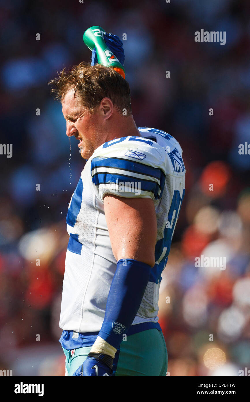 September 18, 2011; San Francisco, CA, USA;  Dallas Cowboys tight end Jason Witten (82) pours water on his head during the fourth quarter against the San Francisco 49ers at Candlestick Park.  Dallas defeated San Francisco 27-24 in overtime. Stock Photo