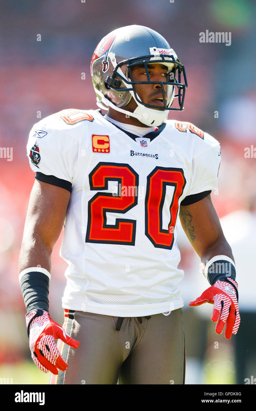 2011 Ronde Barber Game-Worn Tampa Bay Buccaneers Jersey 10/23 vs. Bears -  COA 100% Team - Memorabilia Expert