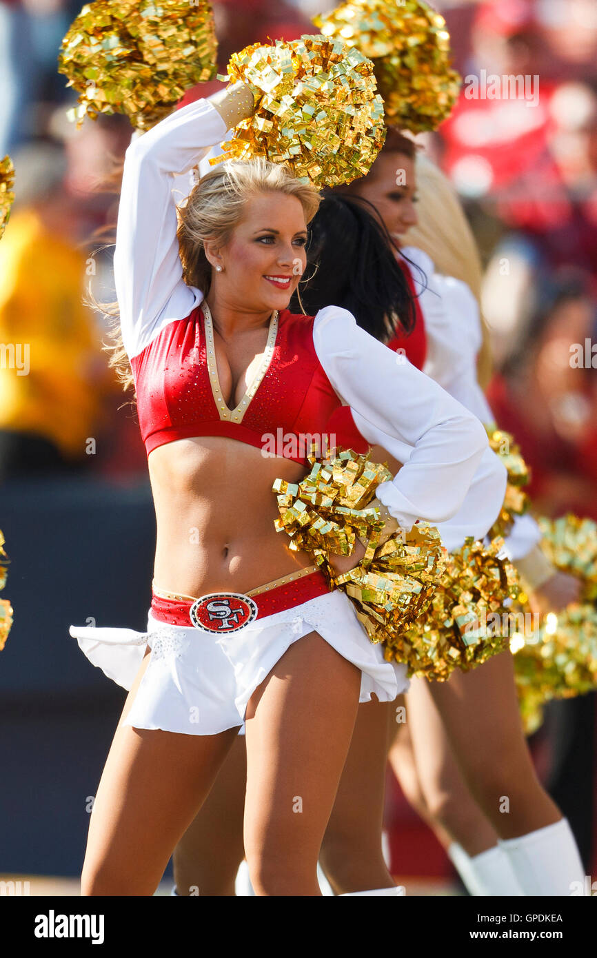 San francisco 49ers cheerleaders hi-res stock photography and