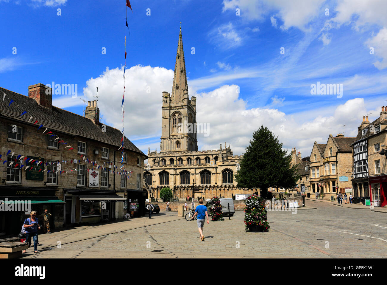 Summer, Red Lion Square and All Saints church, Georgian market town of Stamford, Lincolnshire County, England, UK Stock Photo