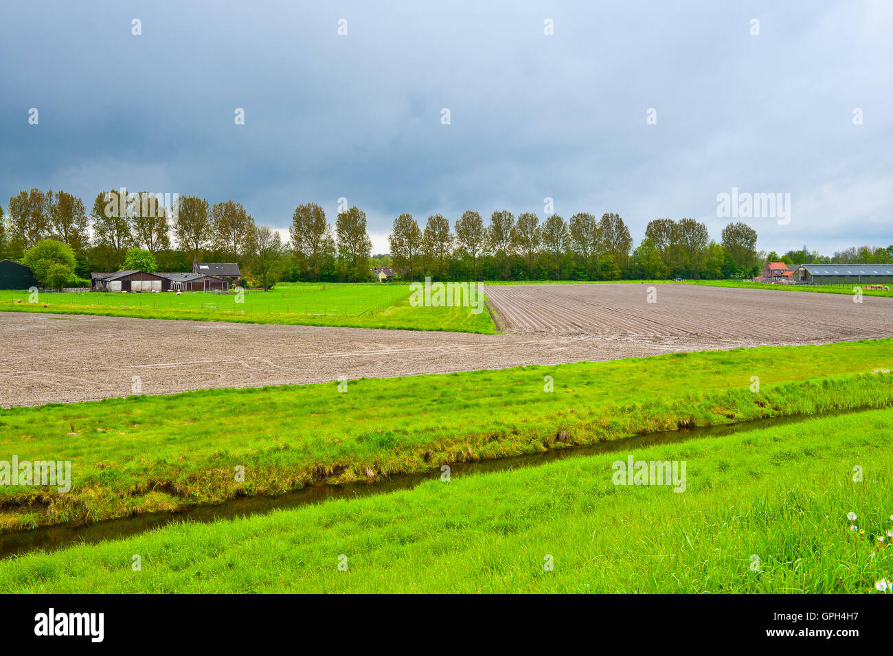 Dyke irrigation farm farming agriculture hi-res stock photography and ...