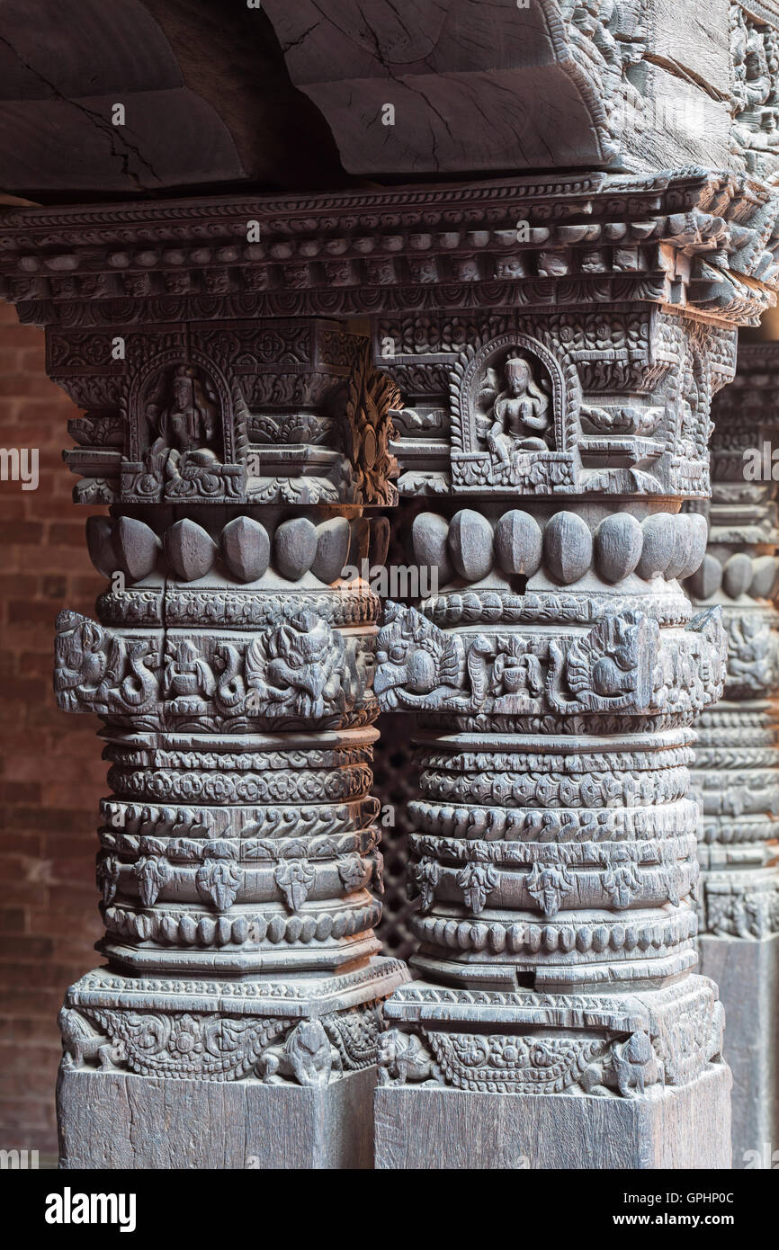 Carved wooden columns hi-res stock photography and images - Alamy