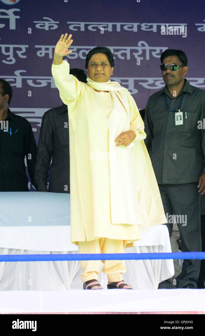 Allahabad, India. 04th Sep, 2016. BSP supremo Mayawati waves people during an election campaign rally in the view of upcoming UP assembly election at Pared Ground in Allahabad. © Prabhat Kumar Verma/Pacific Press/Alamy Live News Stock Photo