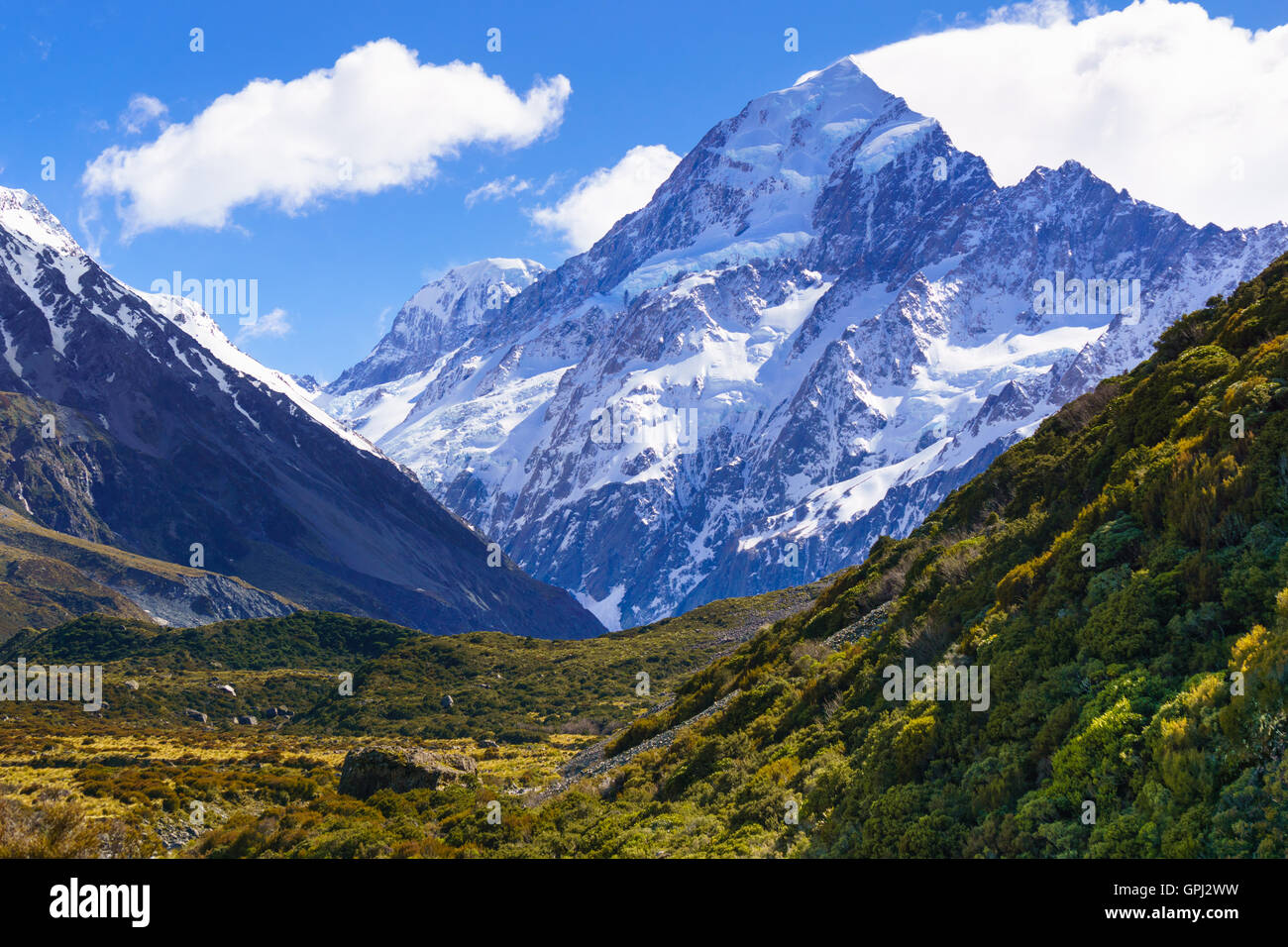 View of Mount Cook from Hooker Valley trail, New Zealand Stock Photo