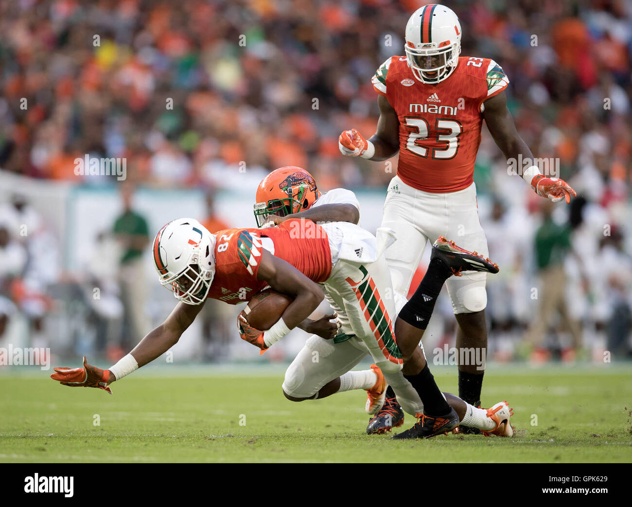 Miami Gardens, Florida, USA. 3rd Sep, 2016. Miami Hurricanes wide receiver Ahmmon Richards (82) makes his first catch as a Hurricane at Hard Rock Stadium in Miami Gardens, Florida on September 1, 2016. © Allen Eyestone/The Palm Beach Post/ZUMA Wire/Alamy Live News Stock Photo