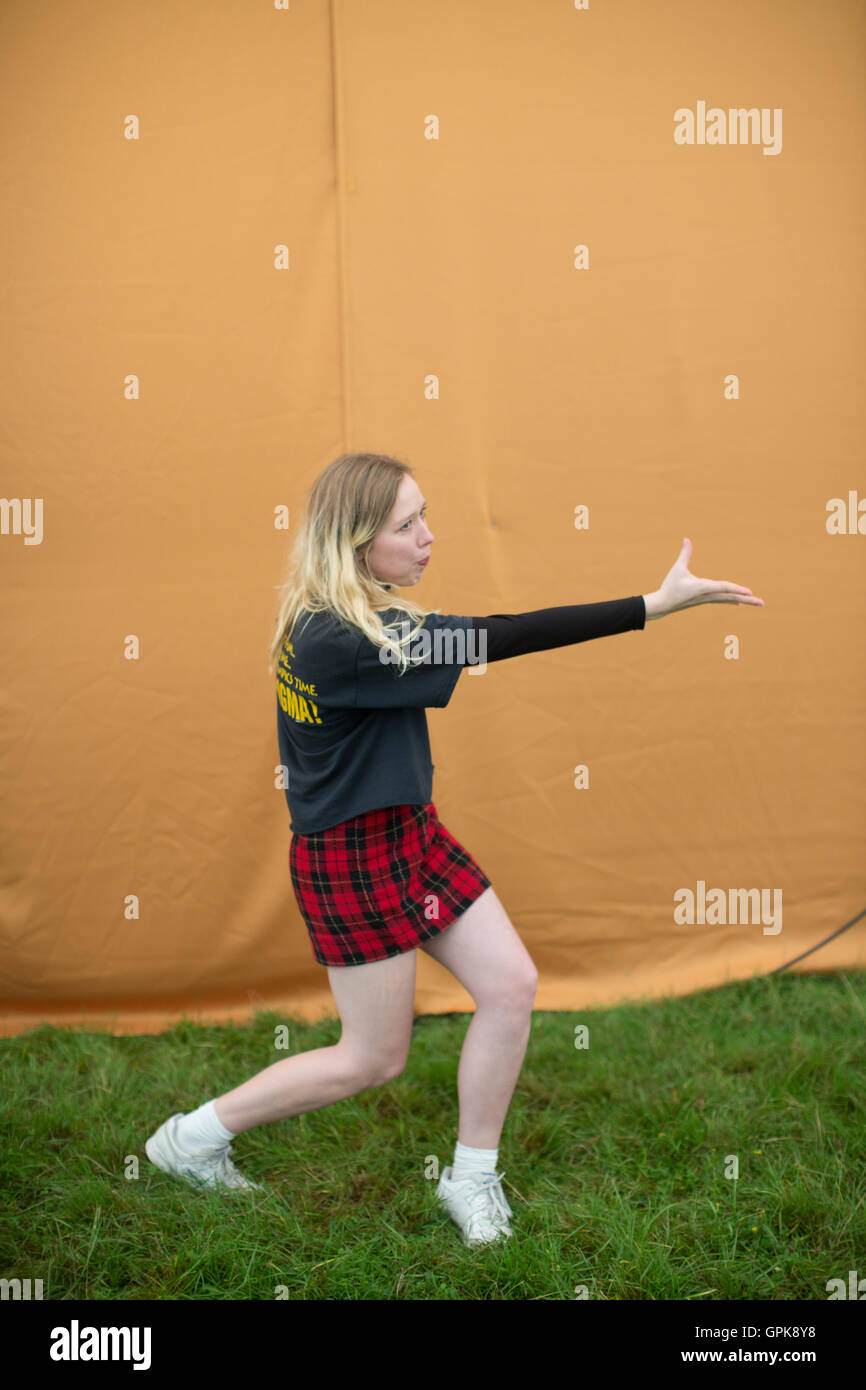 Larmer Tree Gardens, Dorset, UK. 3rd September, 2016. EXCLUSIVE: Julia Jacklin posing for photos backstage on day 3 of the 2016 End of the Road Festival in Larmer Tree Gardens in Dorset. Picture date: Saturday September 3, 2016. Photo credit: Roger Garfield/Alamy Live News Stock Photo
