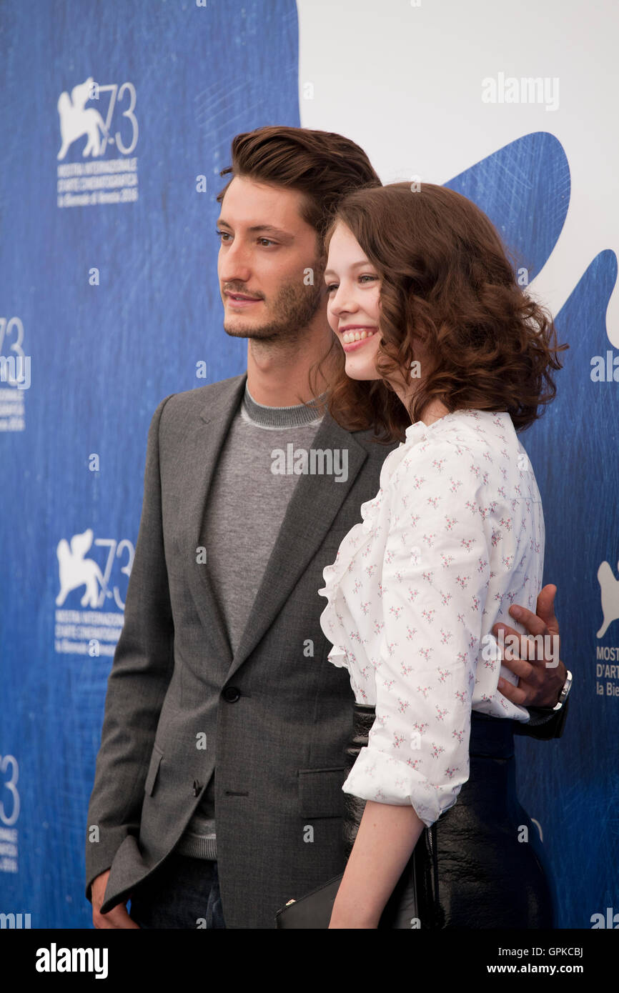 Venice Italy 03rd Sep 2016 Pierre Niney And Paula Beer At The Stock Photo Alamy