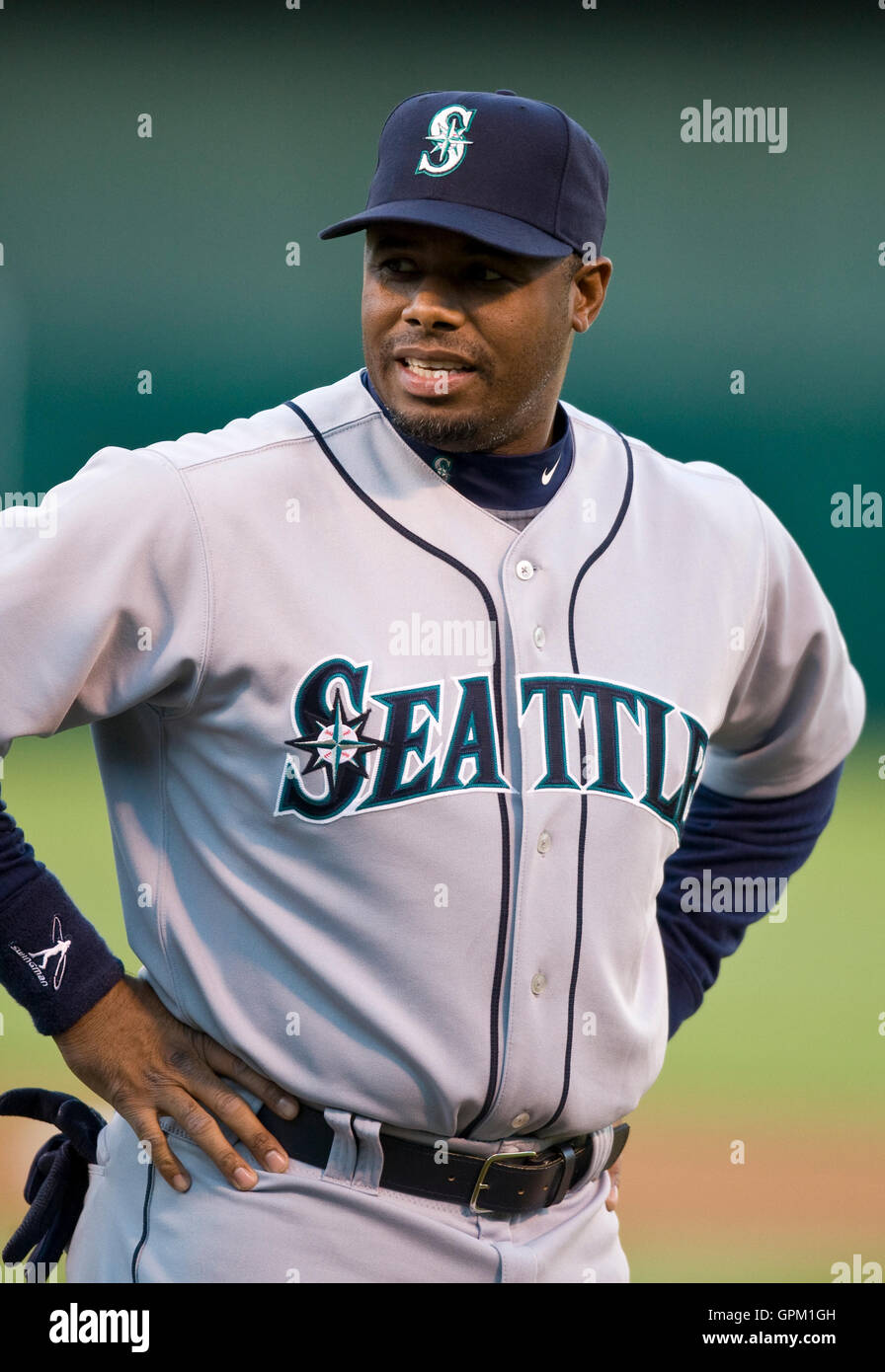 April 5, 2010; Oakland, CA, USA; Seattle Mariners right fielder