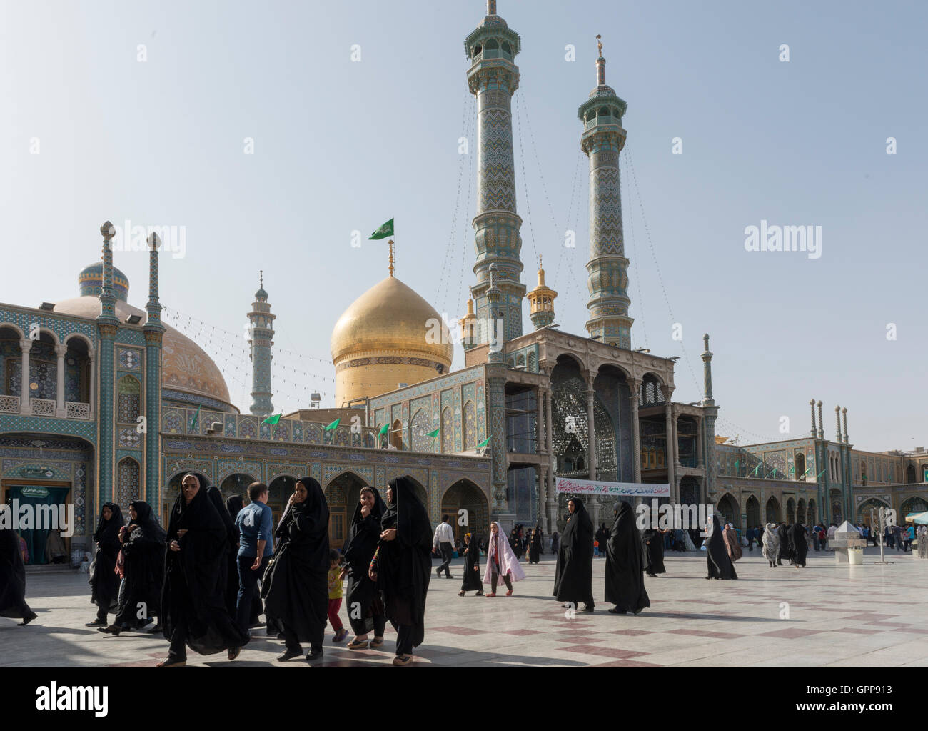 Qom, Pilgrims At Fatima Masumeh Shrine (Fātimah al-Ma‘sūmah, Sister Of ‘Alī al-Riđā) Stock Photo