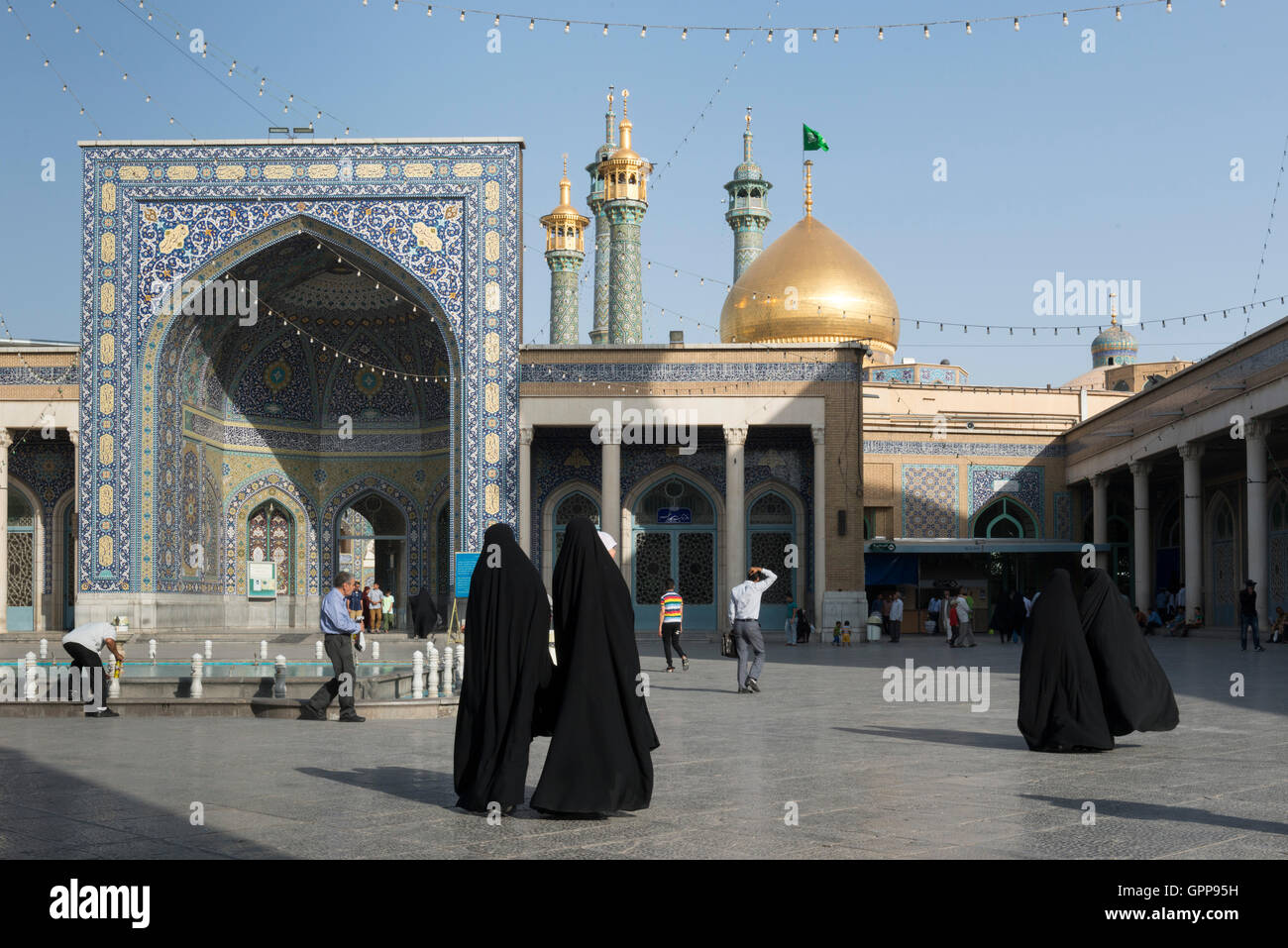 Qom, Courtyard Outside Fatima Masumeh Shrine (Fātimah al-Ma‘sūmah, Sister Of ‘Alī al-Riđā) Stock Photo