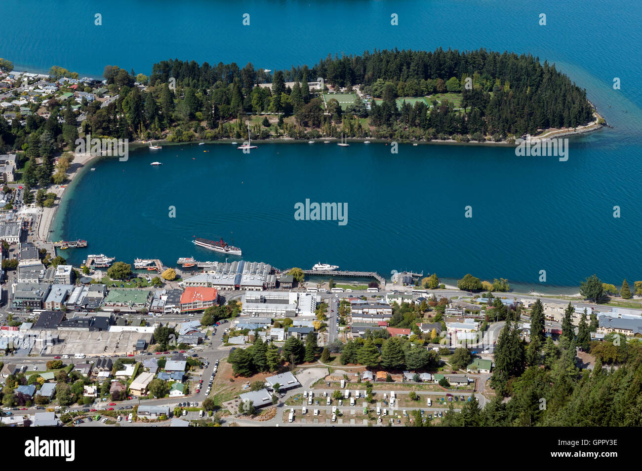 Aerial view of Lake Wakatipu and Queenstown, south island of New ...