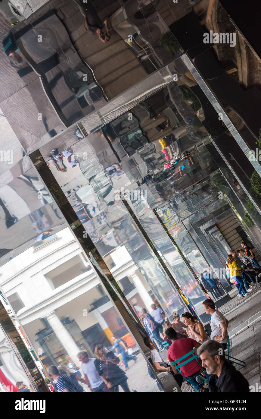 Reflect London - Artwork by Sculptivate - Covent Garden covered in mirrored surfaces. Stock Photo