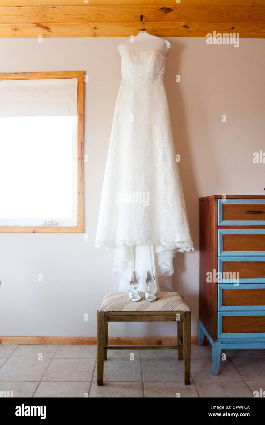 Wedding dress hung hi-res stock photography and images - Alamy