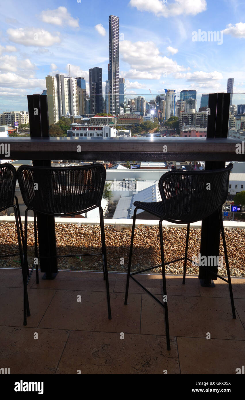Rooftop bar hi-res stock photography and images - Alamy