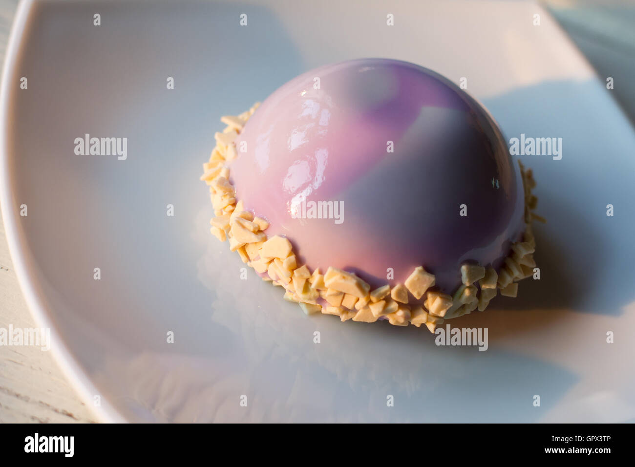 IZZA PINK CAKE main image 1