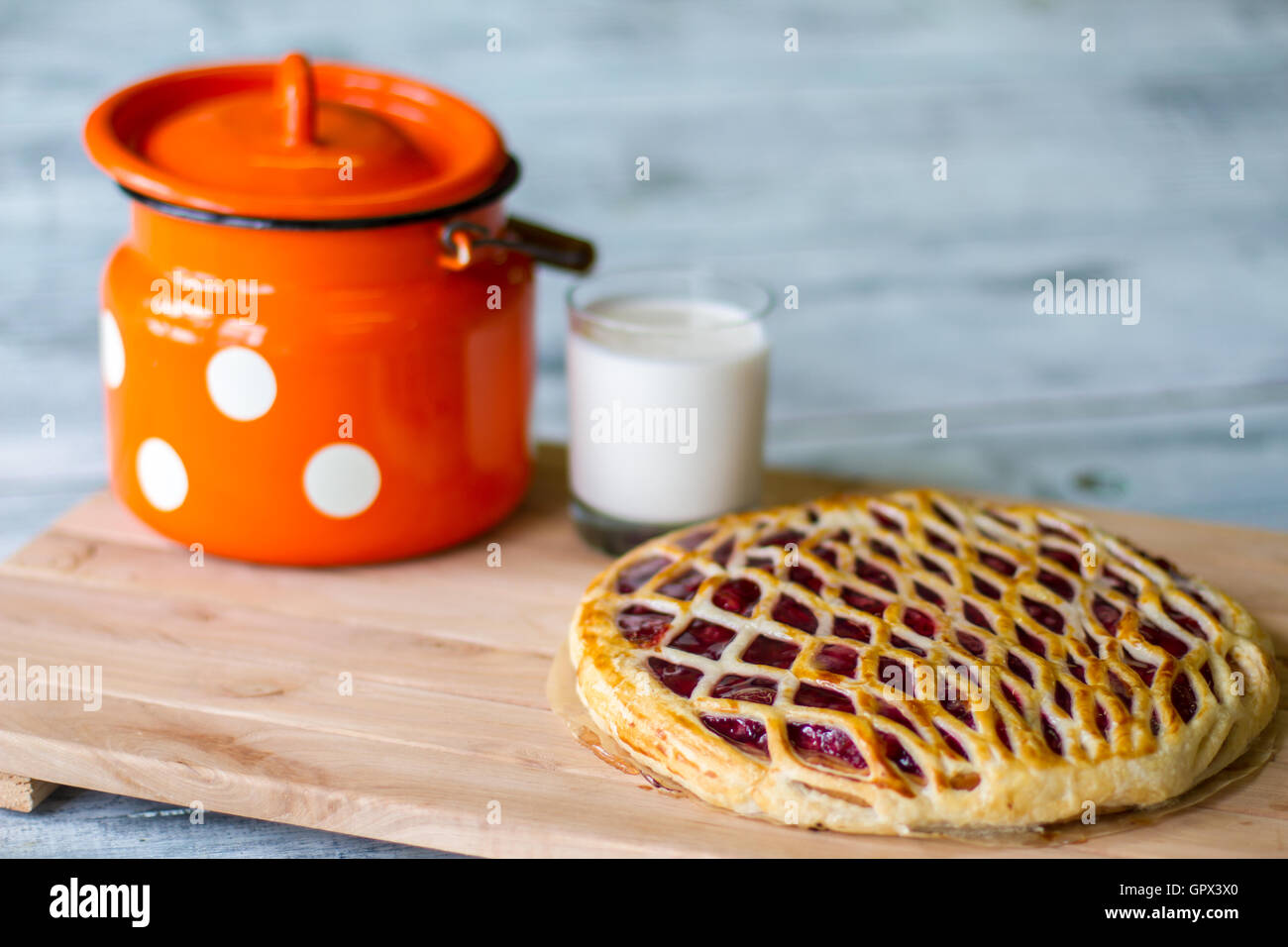 Board sweet cherry pie hi res stock photography and images Alamy