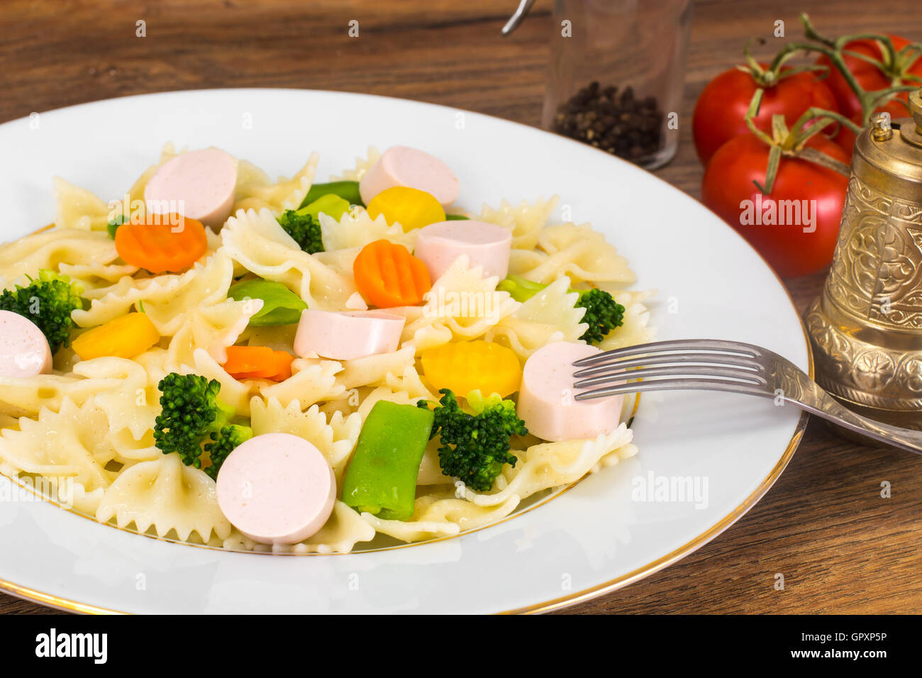 Farfalle with Carrots, Beans, Broccoli and Sausage Stock Photo Alamy