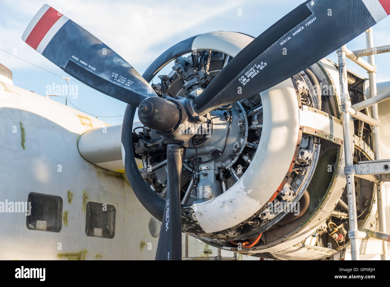 Rotating propeller aircraft hires stock photography and images Alamy