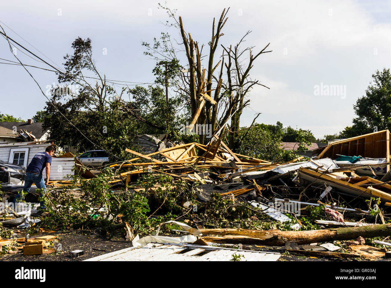 Tornado causing damage hi-res stock photography and images - Alamy