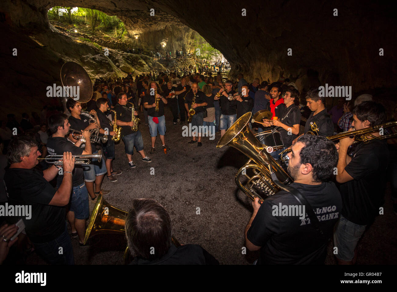 'Zikiro Jate' traditional party in the cave of the witches, at  Zugarramurdi (Sorginen Leizea - Navarre - Spain). Stock Photo