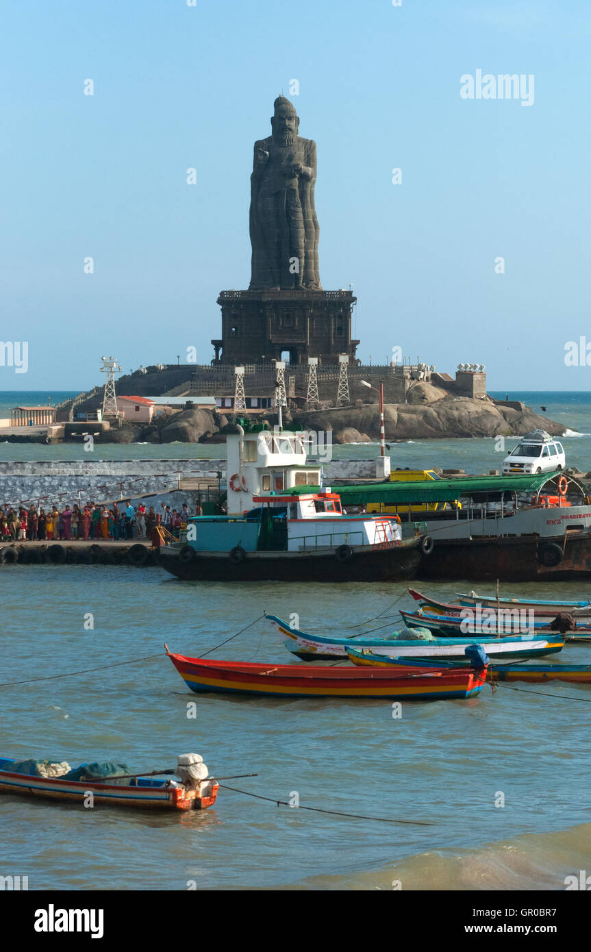 Thiruvalluvar Statue at Kanyakumari Stock Photo Alamy