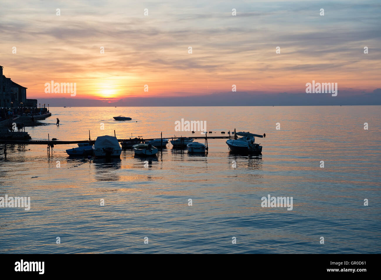 Scenic view of beautiful sunset above the sea Stock Photo - Alamy