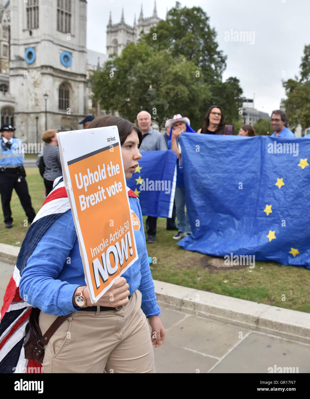 Parliament Square, London, UK. 5th September 2016. Protests for and against Brexit outside Parliament while MPs debate. Stock Photo