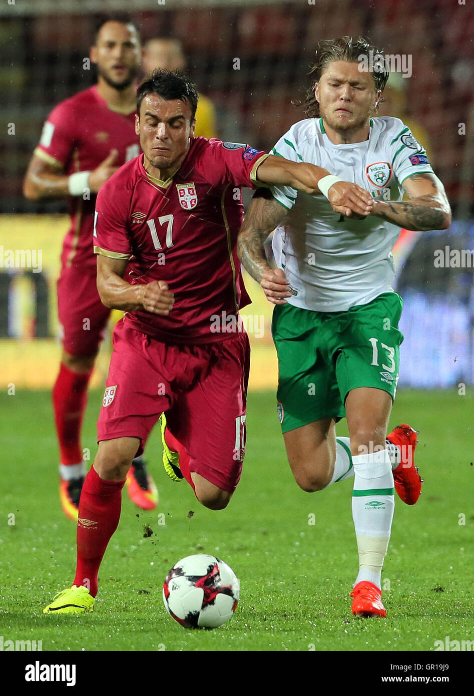 Belgrade, Serbia. 5th Sep, 2016. Serbia's Filip Kostic (L) vies with Republic of Ireland's Jeff Hendrick during the World Cup 2018 football qualification match between Serbia and Republic of Ireland in Belgrade, Serbia, on Sept. 5, 2016. The game ended with a 2-2 draw. © Predrag Milosavljevic/Xinhua/Alamy Live News Stock Photo