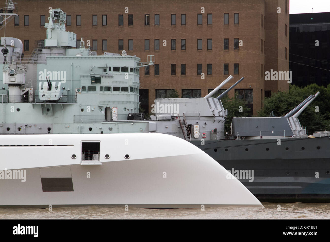 London UK. 6th September 2016. A 300 million dollar superyacht by  Russian billionaire Andrey Melnichenko sailed up the River Thames  to moor alongside HMS Belfast. The 119 metre superyacht was designed by Phillip Starck and built at the Blohm and Voos Shipyards in 2008 Credit:  amer ghazzal/Alamy Live News Stock Photo