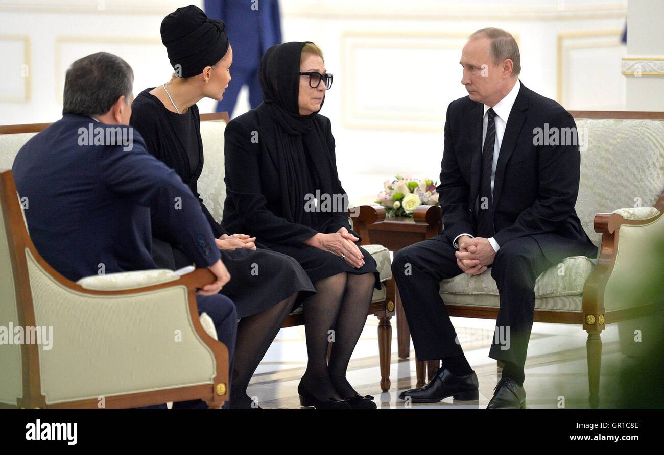 Karimov lola karimova tillyaeva hi-res stock photography and images - Alamy