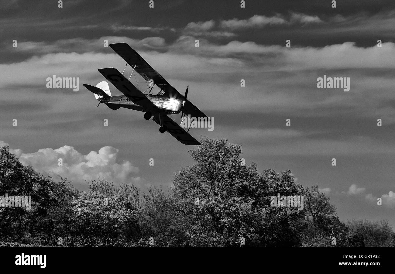 1930s biplane aircraft Black and White Stock Photos & Images - Alamy
