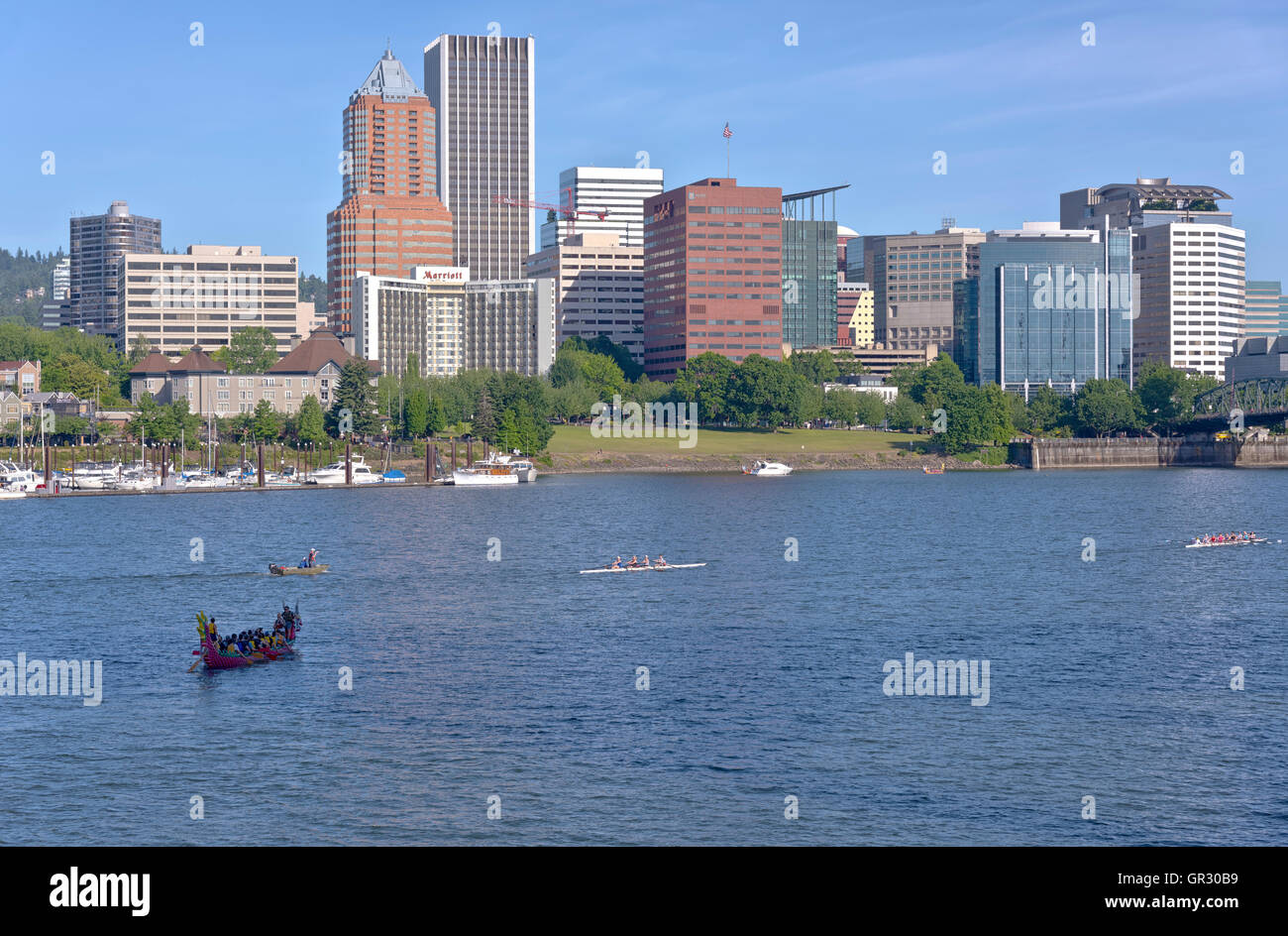 Portland Oregon skyline and rowing boats in morning light Stock Photo