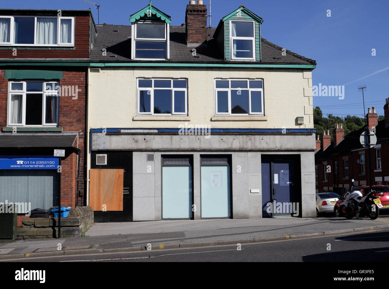 Bank branch closed boarded hires stock photography and images Alamy