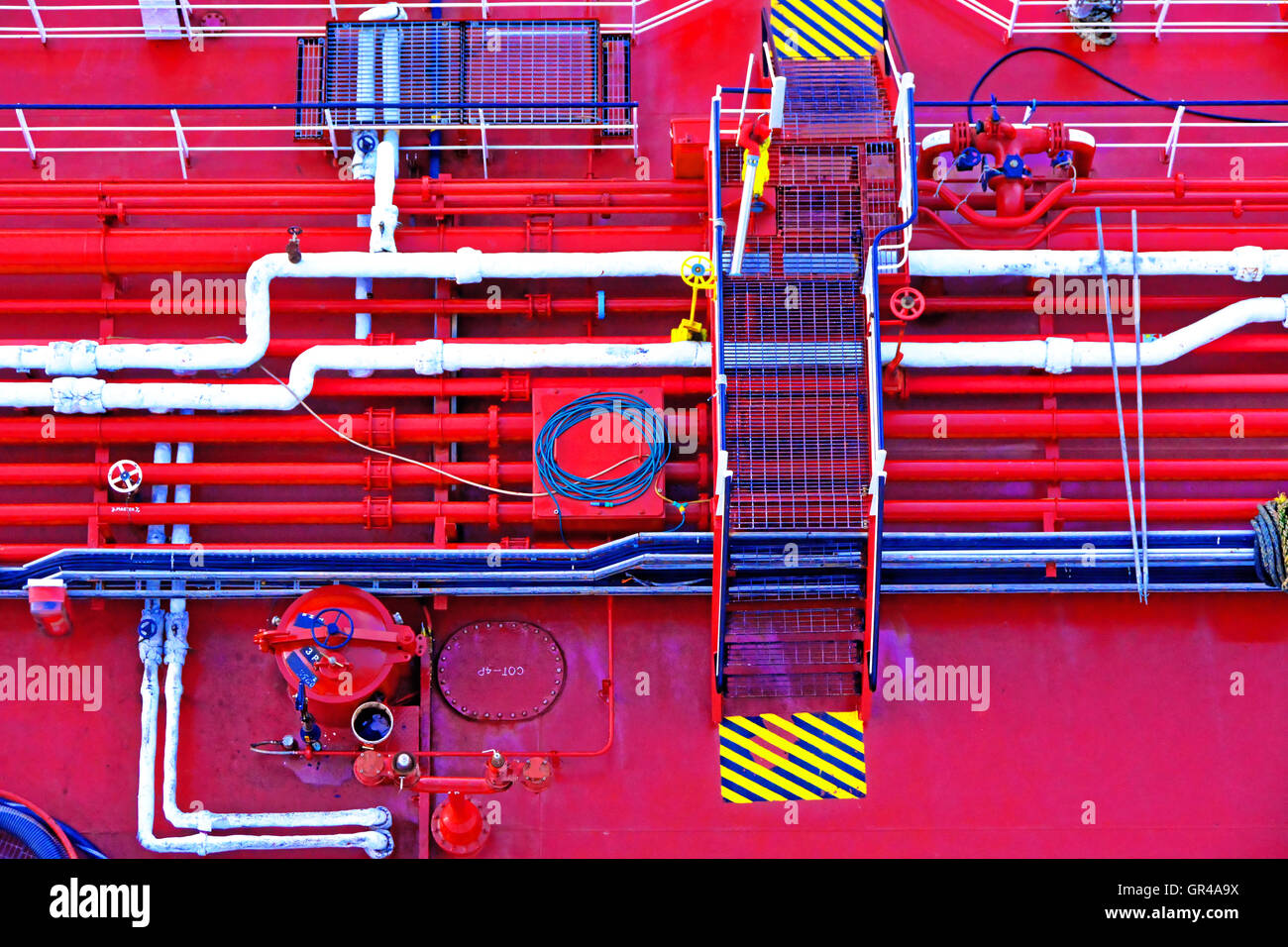 Southampton oiler fuel lines topping up fueling Aurora Stock Photo Alamy