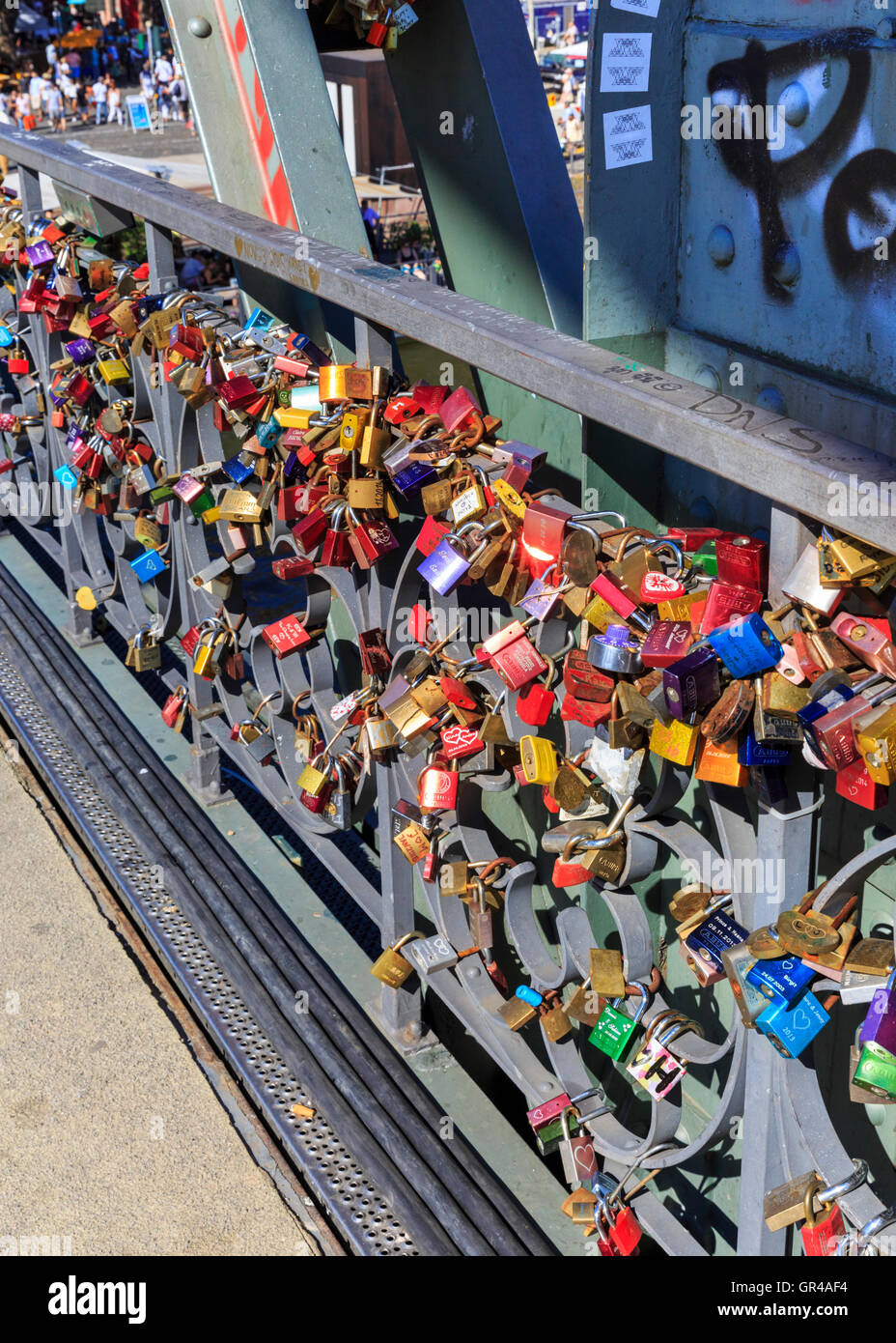 Love locks on the Eiserner Steg Bridge, The Iron Bridge, Frankfurt, Germany Stock Photo Alamy