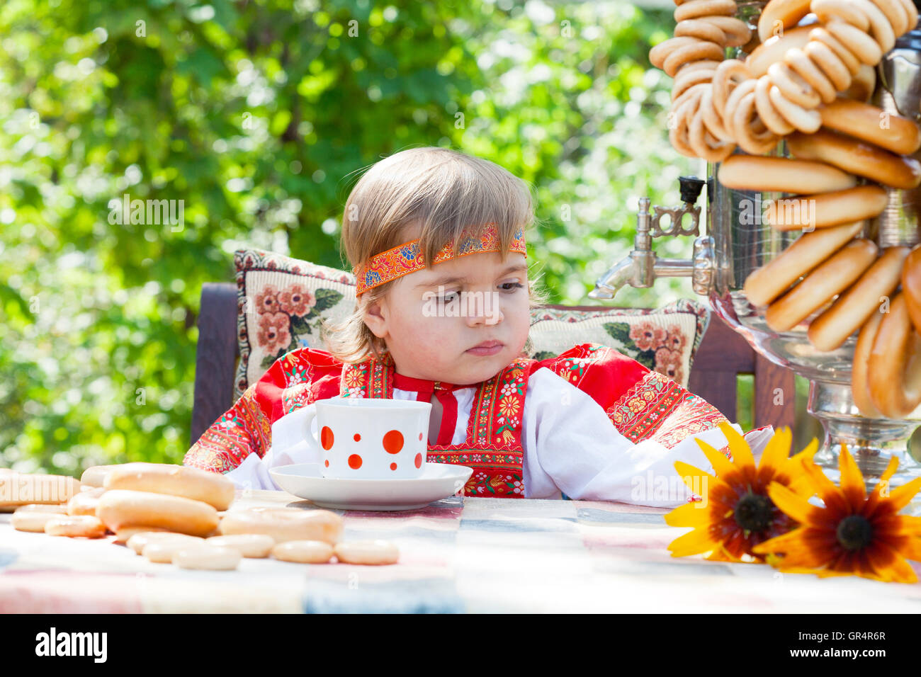 Russian girl traditional dress hi-res stock photography and images - Alamy