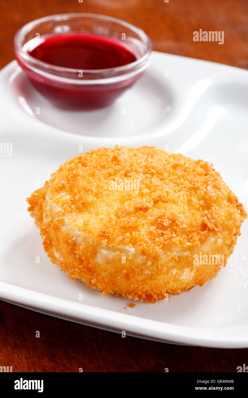 camembert with cranberry sauce Stock Photo - Alamy