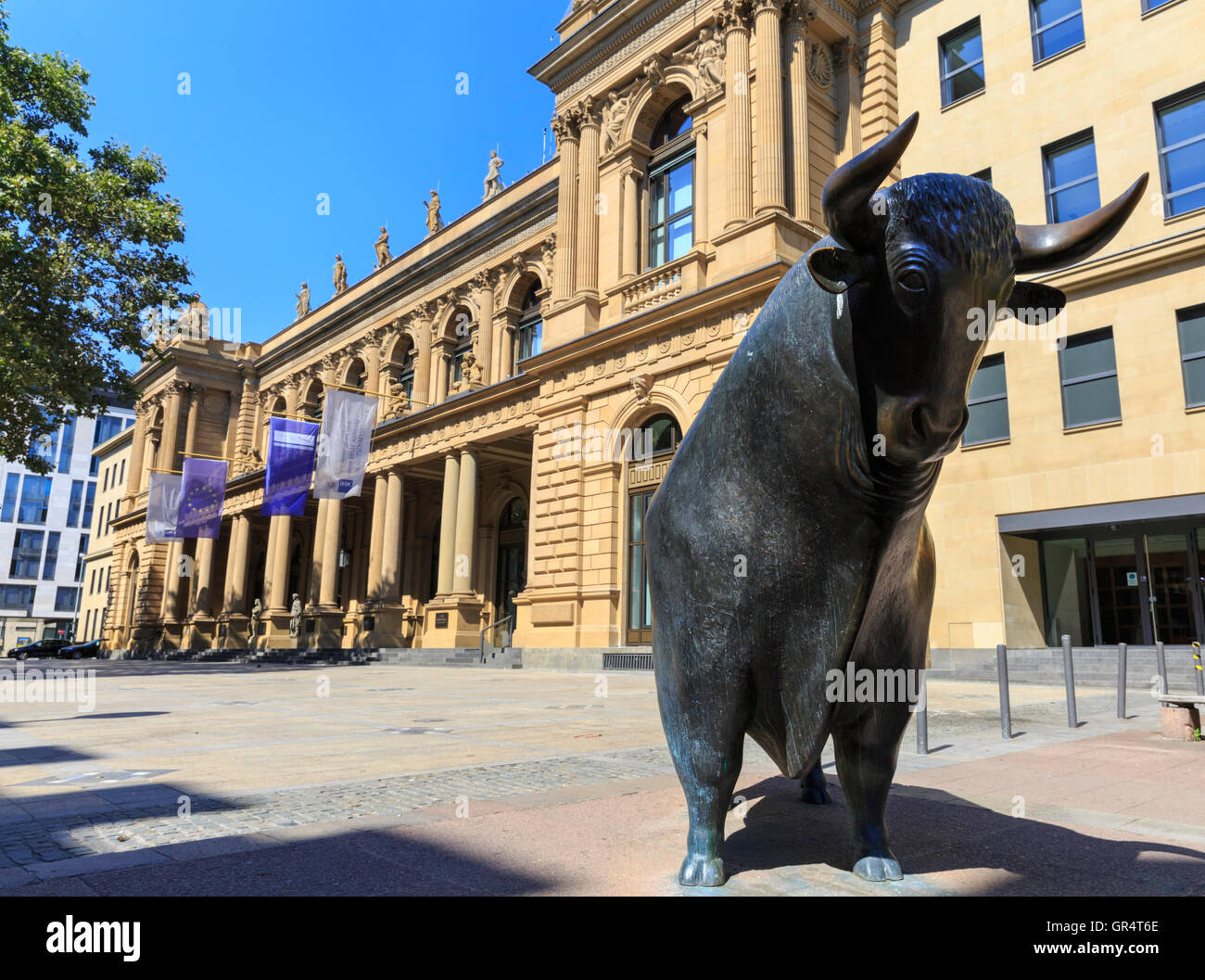 The bull sculpture in front of the German Stock Exchange, Frankfurt, Germany Stock Photo
