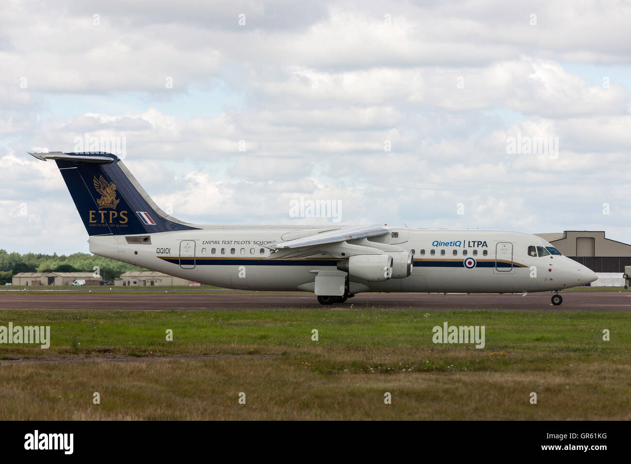 Qq Rj100 QinetiQ BAE Systems-Avro RJ100 QQ101 from the Empire Test Pilots School ...