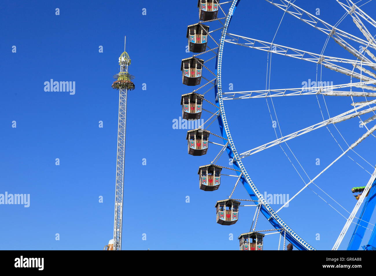 Willenborg Big Wheel And Free Fall Tower At Oktoberfest Munich 2015, Bavaria, Germany, Europe Stock Photo