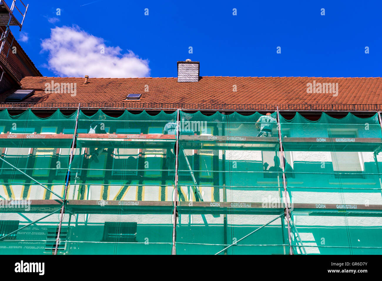 Painters scaffolding hi-res stock photography and images - Alamy