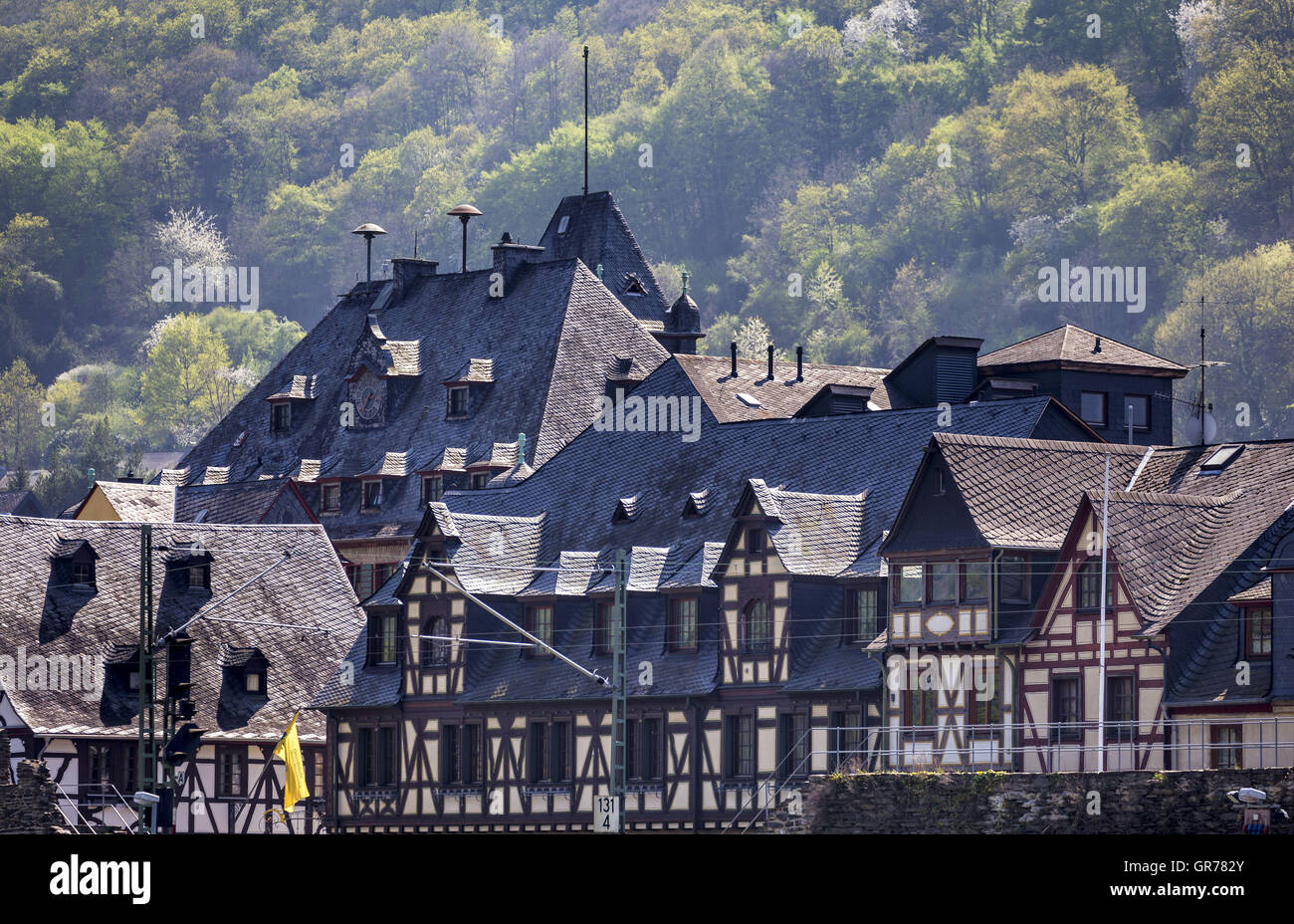 half zip running top mens