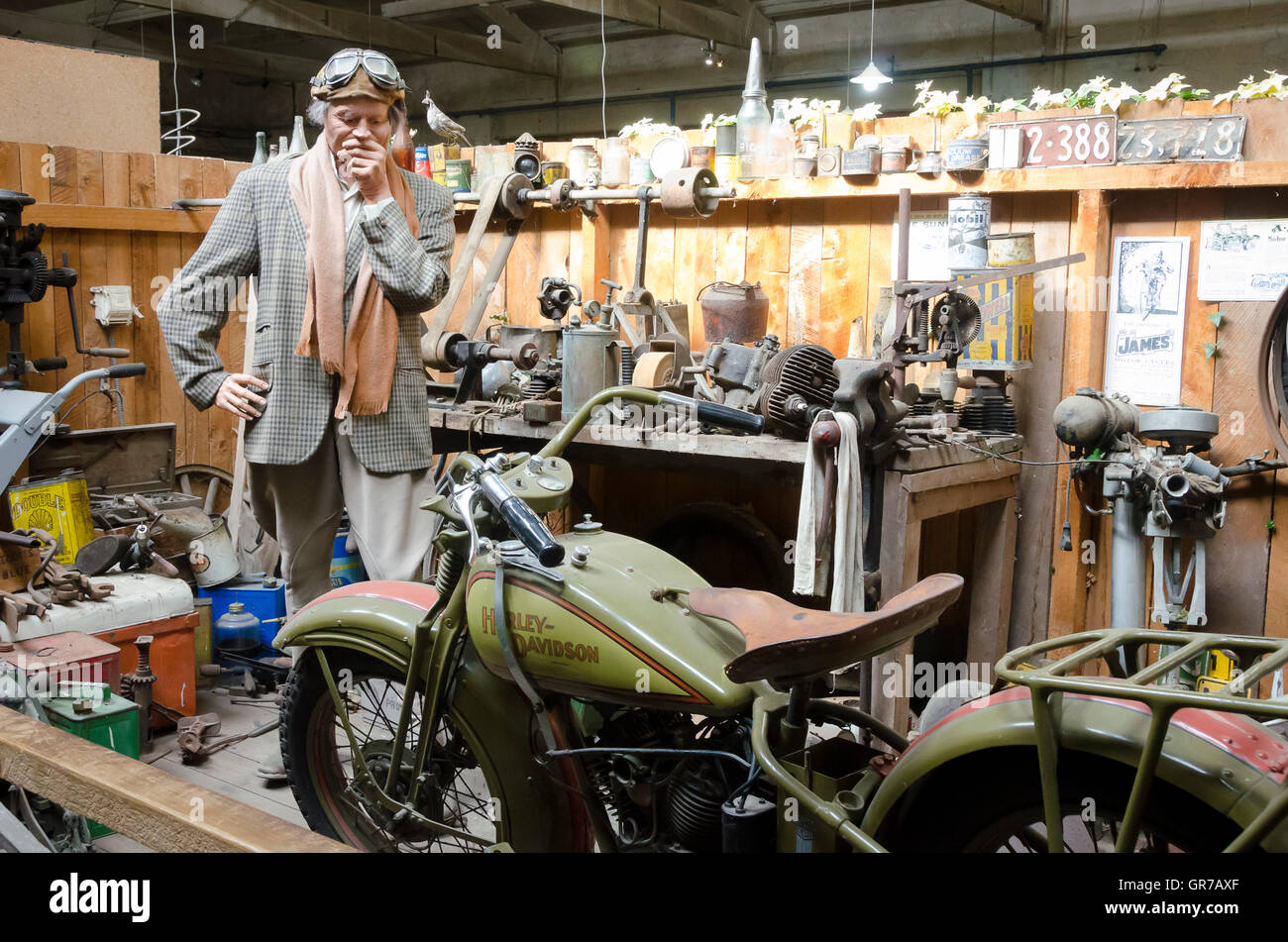 motorbike shop north camp