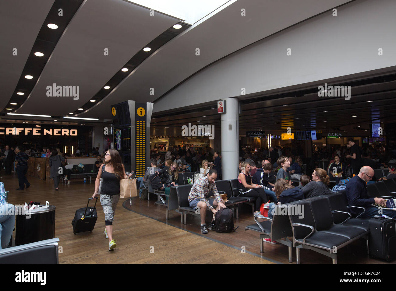 Heathrow terminal 3 lounge hires stock photography and images Alamy