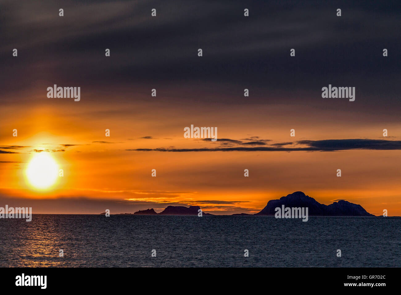 Midnight sun marathon hi-res stock photography and images - Alamy